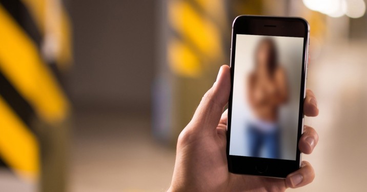 Devenez la reine des nudes et faites de belles photos coquines irrésistibles