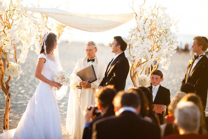 Comment se déroule un mariage juif traditionnel et quelles sont les coutumes ?